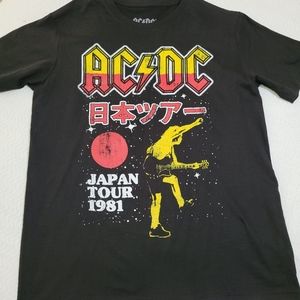 Men Size Large Graphic Tee AC/DC Japan Tour 1981 color Black